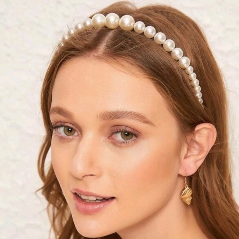 Elegant faux pearl headband